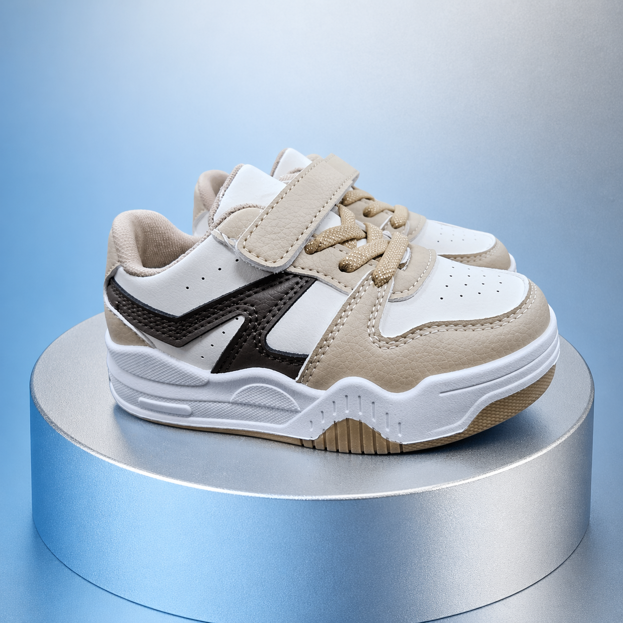Scarpe ragazzo stile sportivo – leggere e pratiche