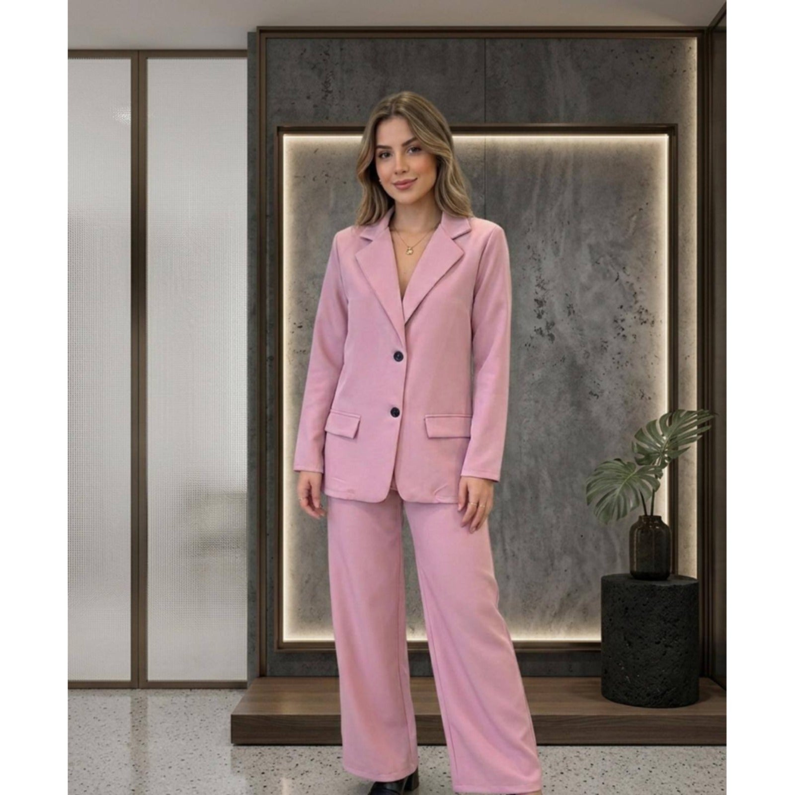 Tailleur donna elegante