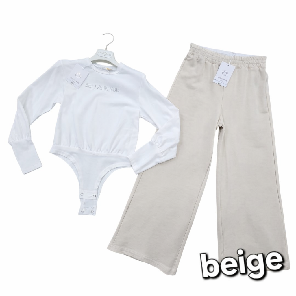 Completo casual beige e bianco