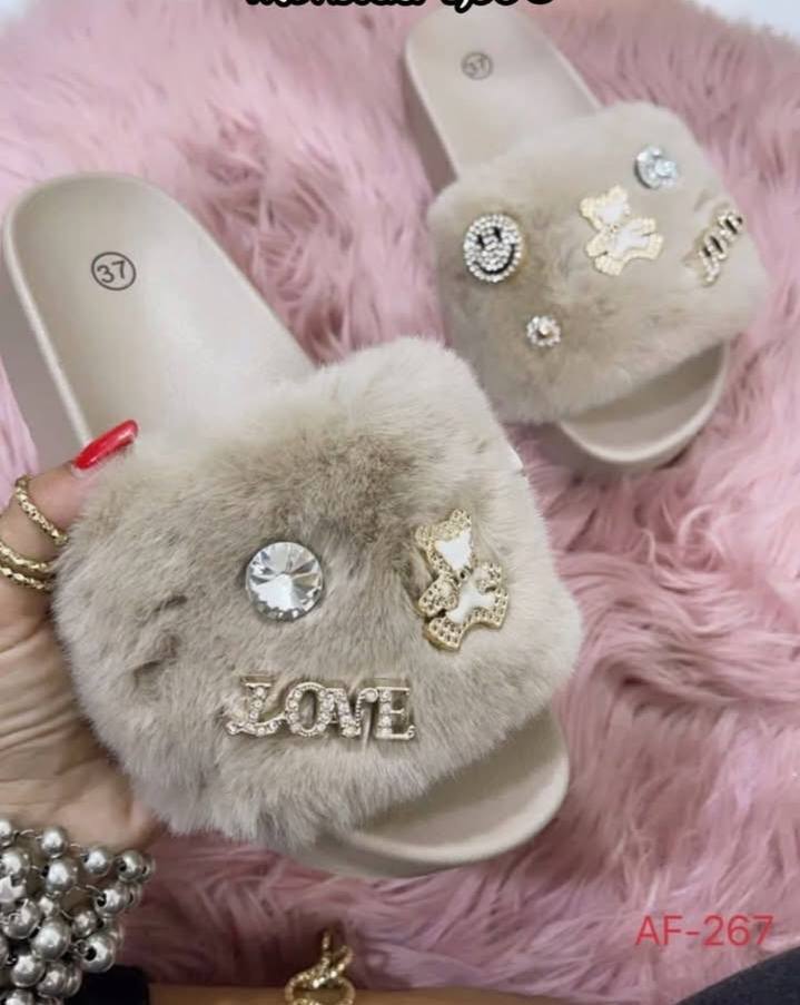 Eleganti Pantofole con Applicazioni