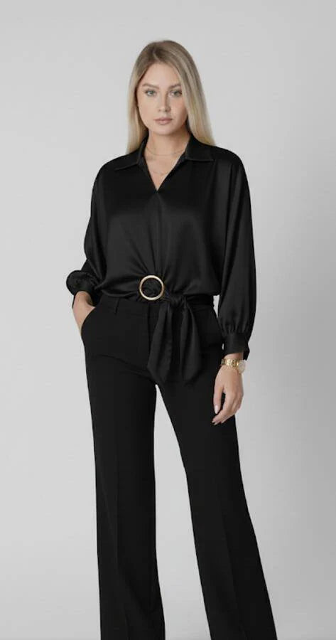Blusa in raso con fibbietta