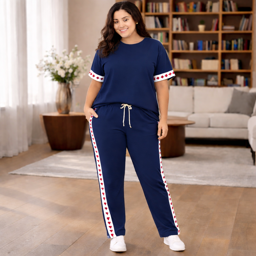 Completo Relax Curvy con Dettagli Cuori e Vestibilità Morbida