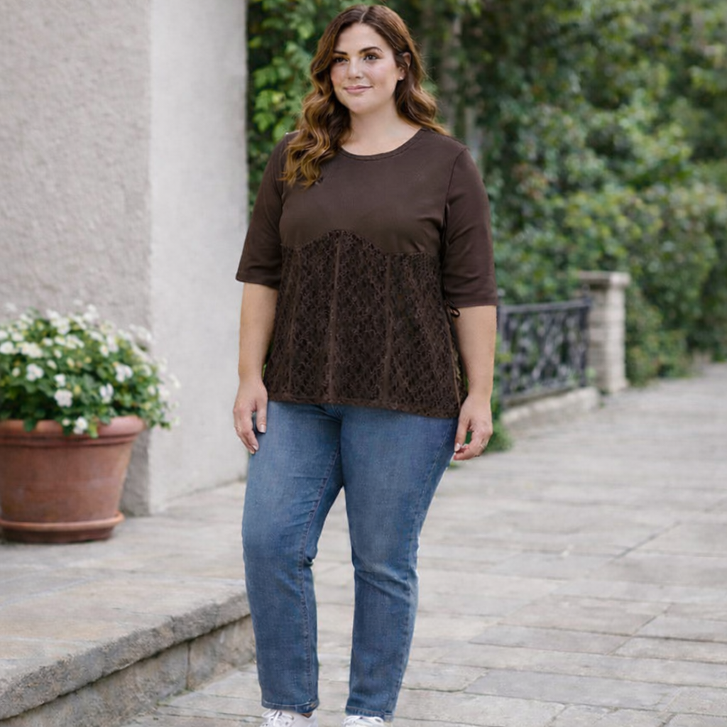 Maglia Curvy con Inserto in Pizzo