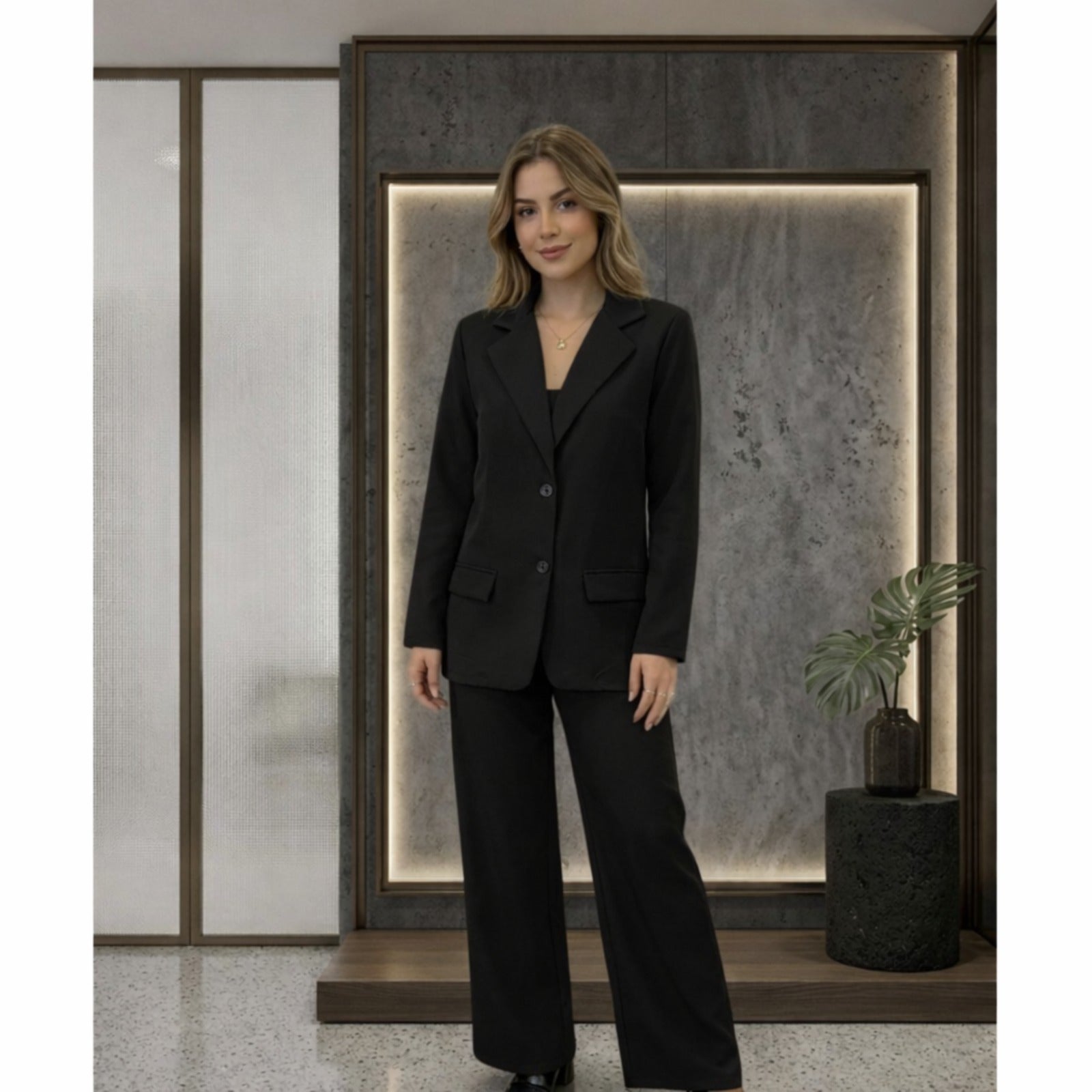 Tailleur donna elegante