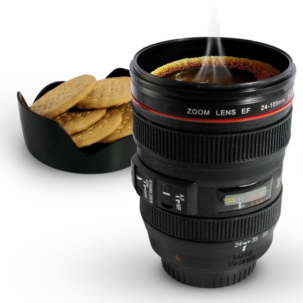 TAZZA PER BEVANDE A FORMA DI OBIETTIVO DI MACCHINA FOTOGRAFICA CON COPERCHIO